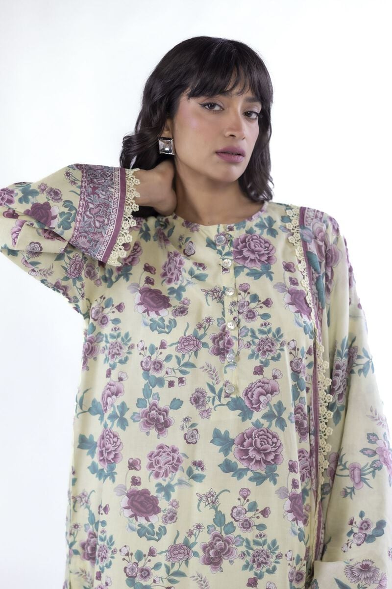 Printed | Lawn
Fabrics 3 Piece