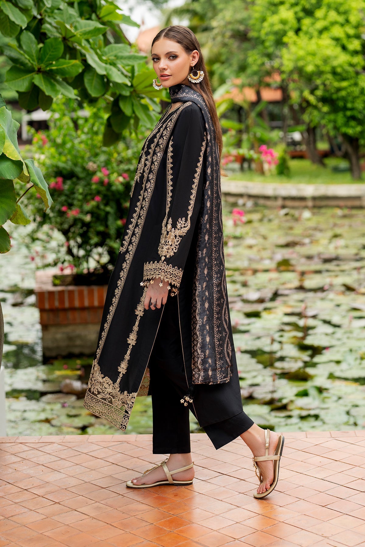 EMBROIDERED LAWN UF-4201