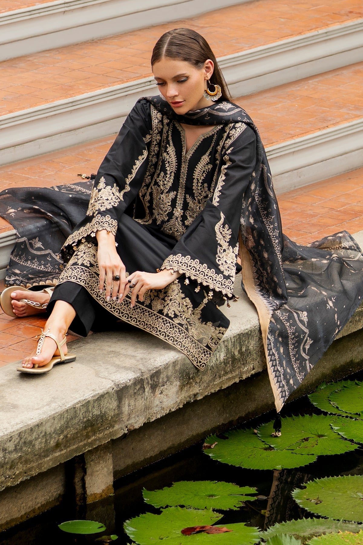 EMBROIDERED LAWN UF-4201