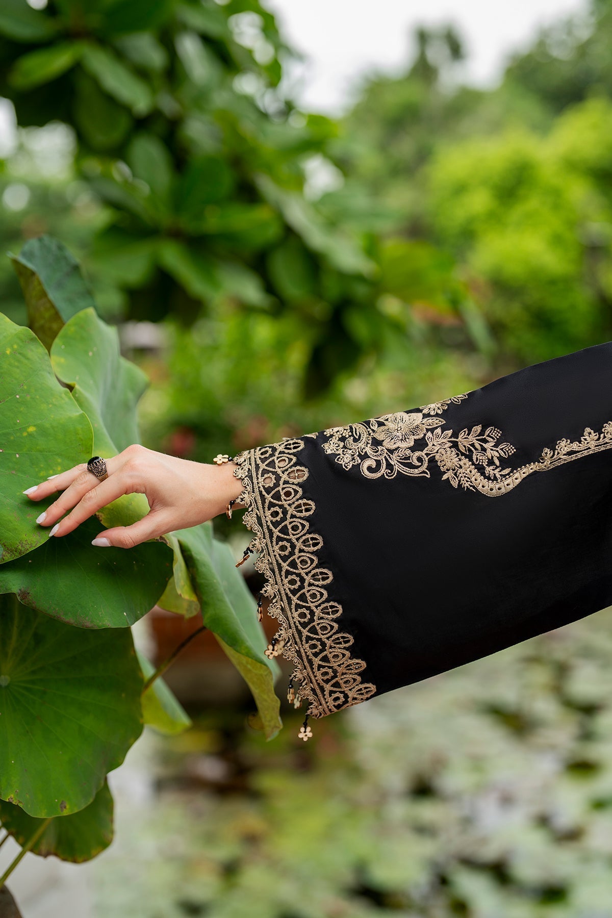 EMBROIDERED LAWN UF-4201