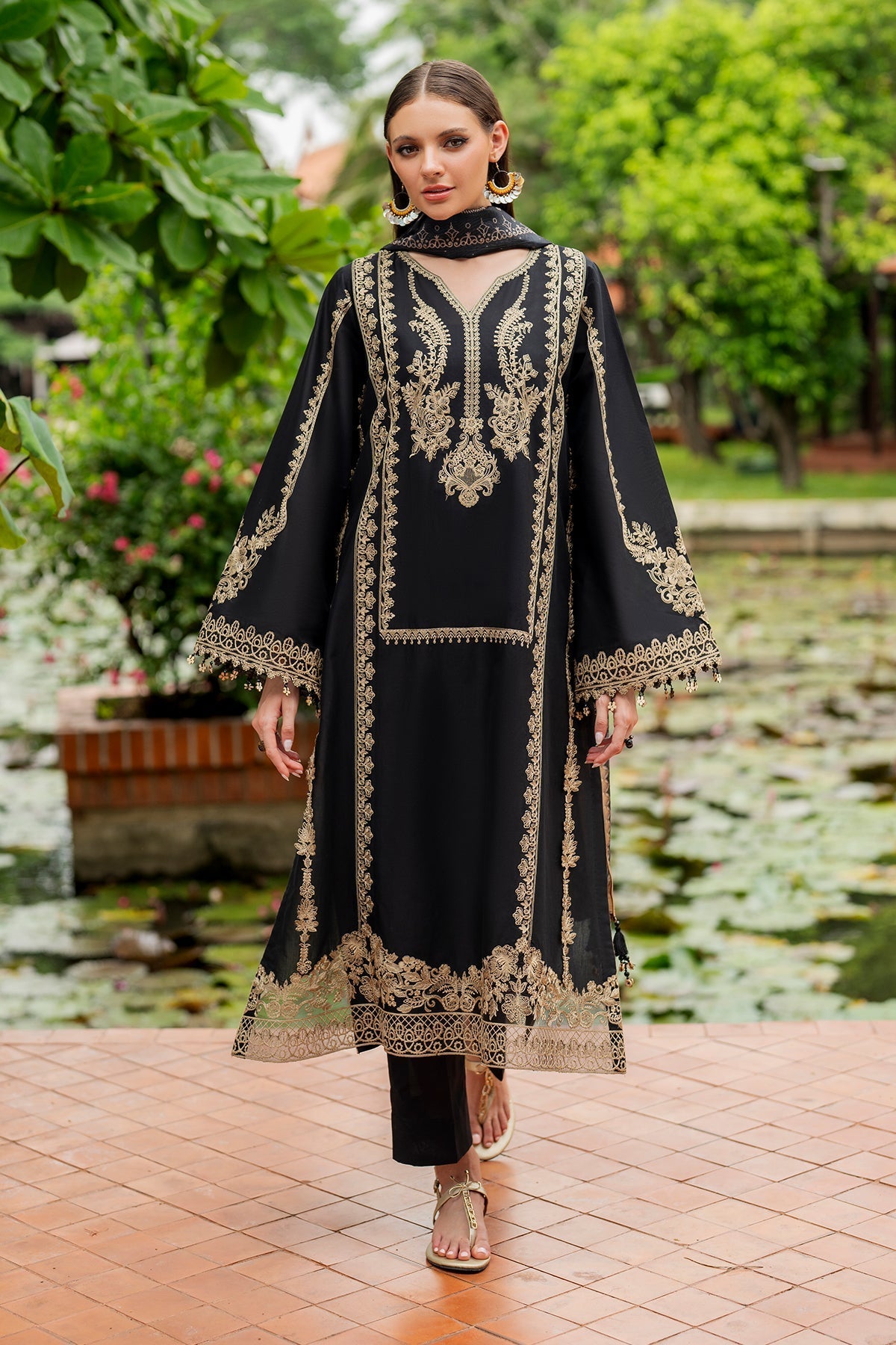 EMBROIDERED LAWN UF-4201