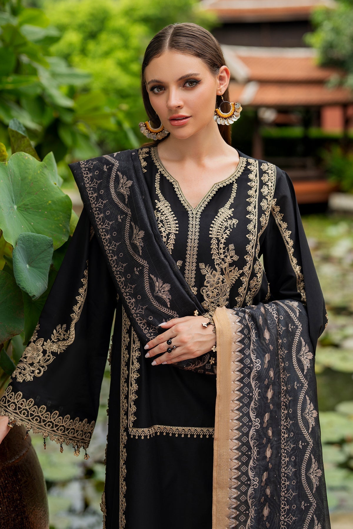 EMBROIDERED LAWN UF-4201