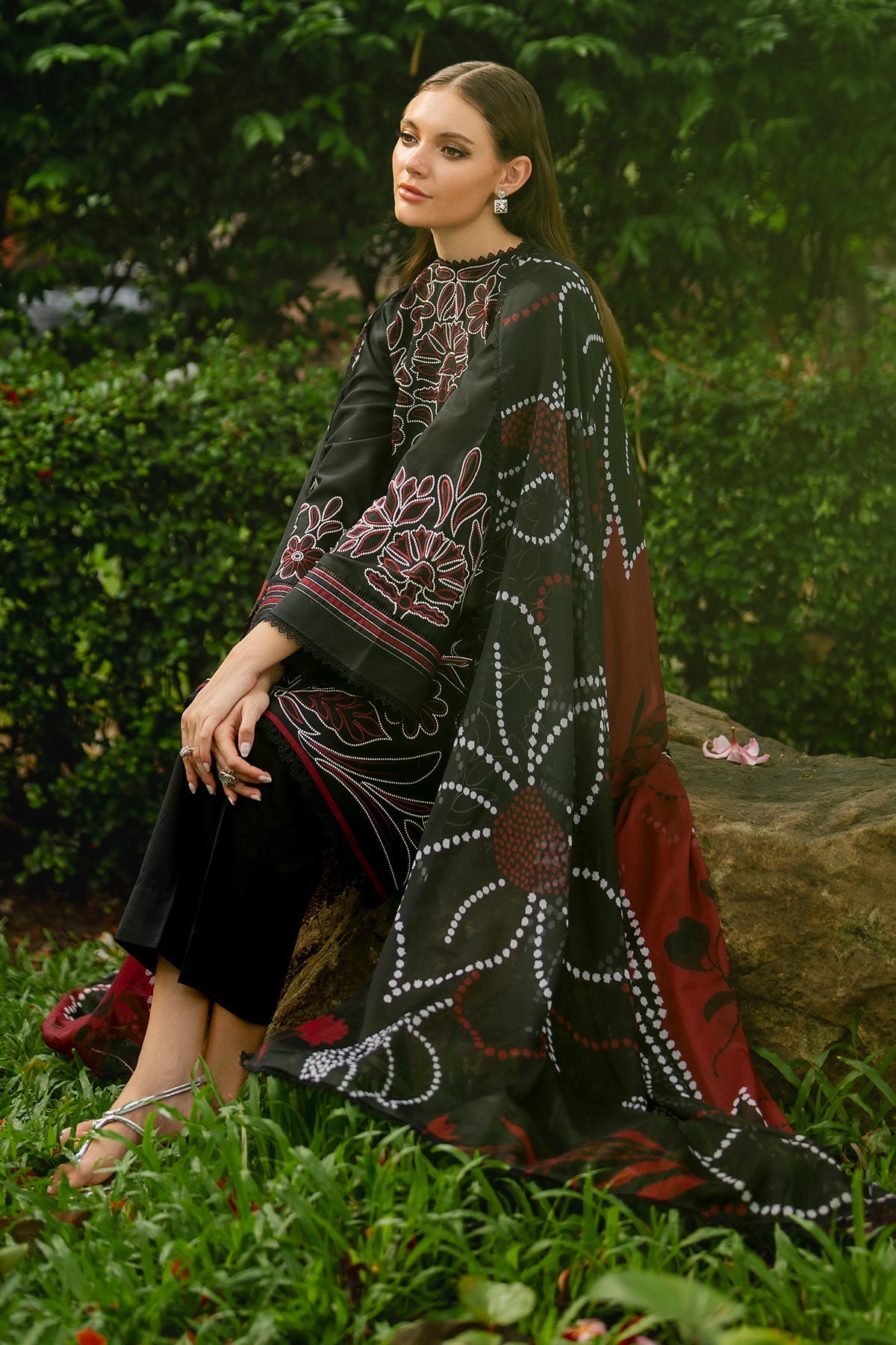 EMBROIDERED LAWN UF-4200