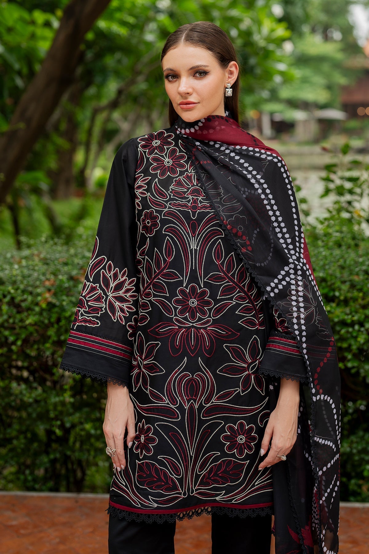 EMBROIDERED LAWN UF-4200